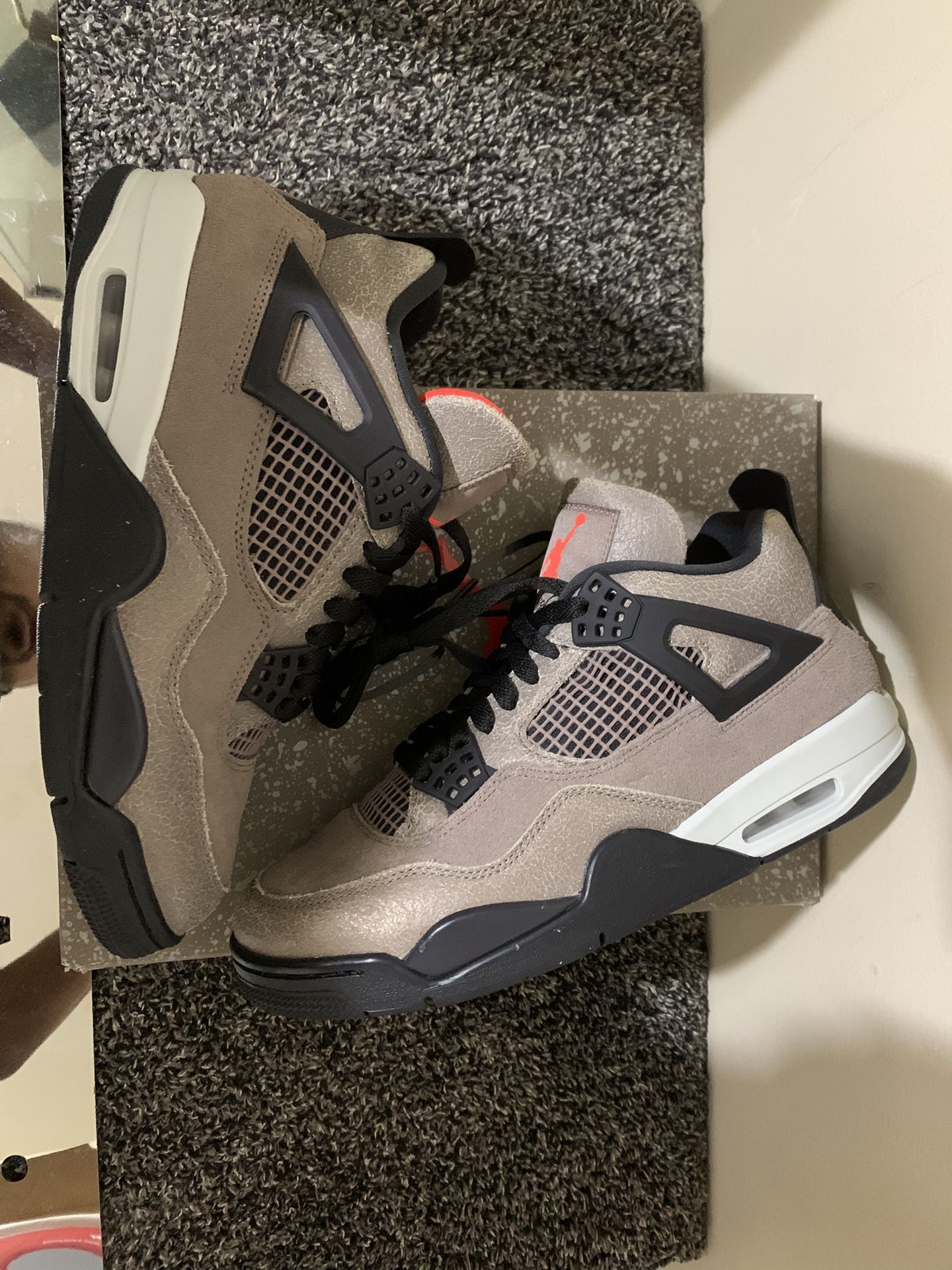 Air Jordan Taupe 4s Size 8.5