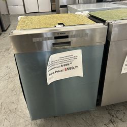 New Bosch - 300 Series 24” Front Control Smart Built-In Stainless Steel Tub Dishwasher with 3rd Rack and AquaStop Plus, 46dBA - Stainless Steel 