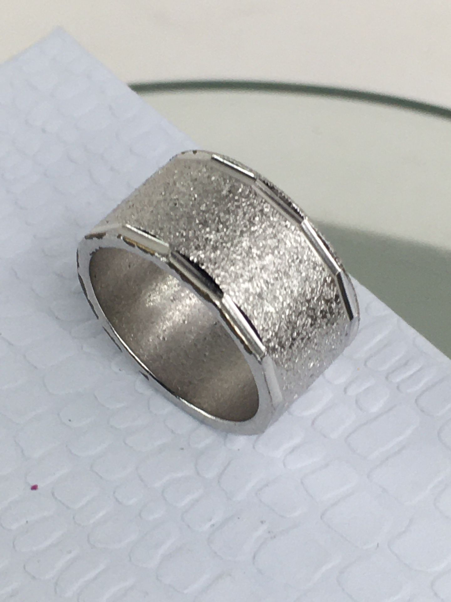 SILVER TONE VINTAGE RING SIZE 4.5 STAMPED