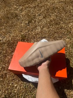 Nike Mind slide 001 Rattan sizes 11 and 13