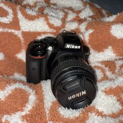 Nikon 5300 DSLR 