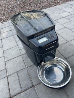Foot dispenser