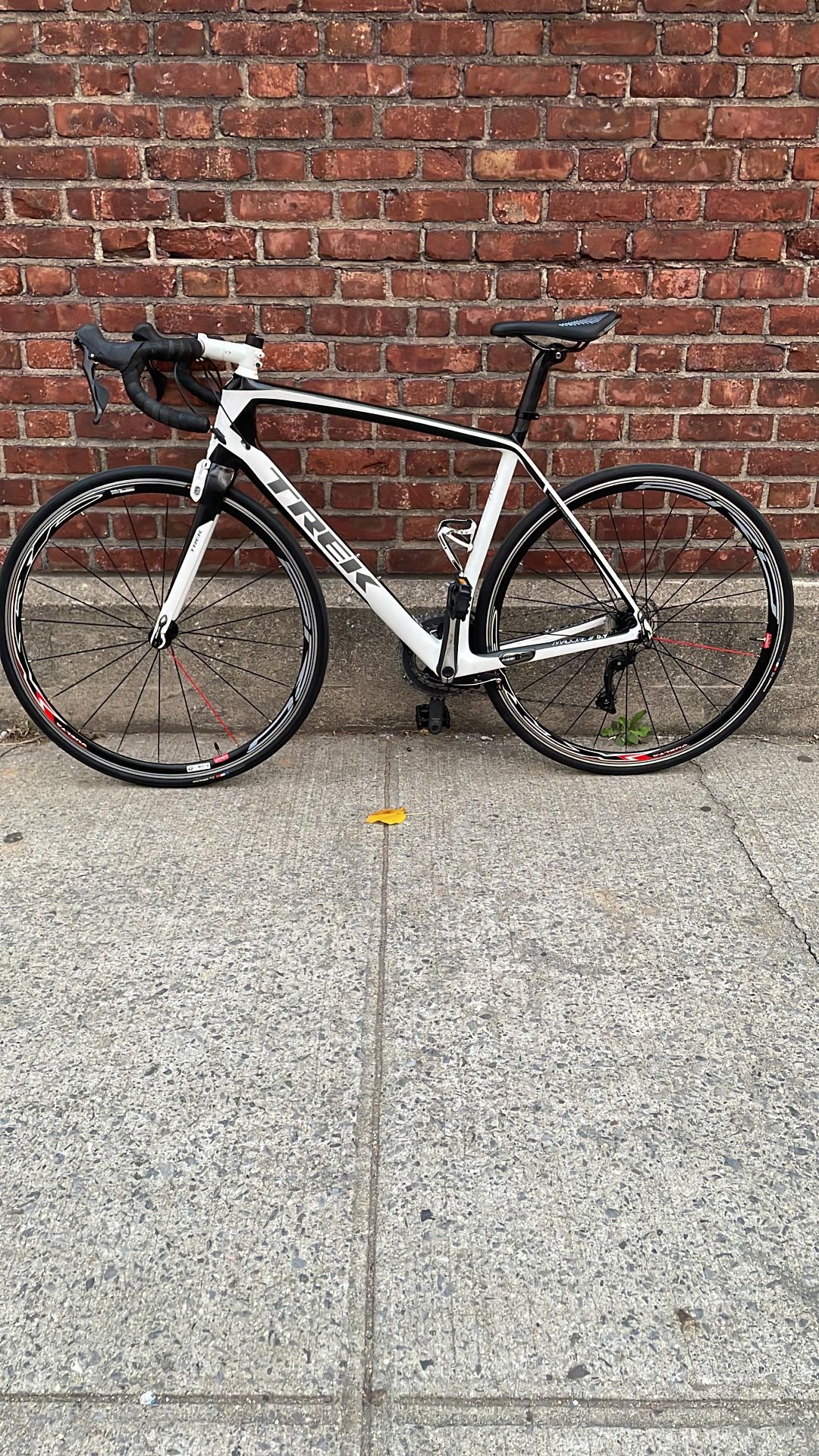 Trek Madone 5.9 – 56cm | Carbon Road Bike