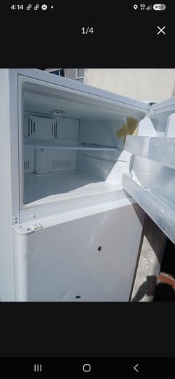 White Top-Freezer Refrigerator