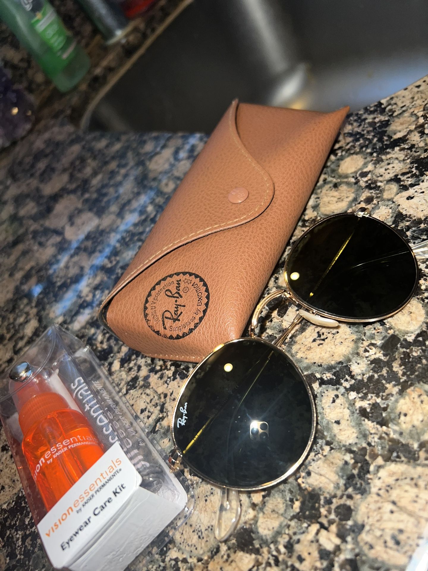 Women’s Ray-Ban Sunglasses. New Gift