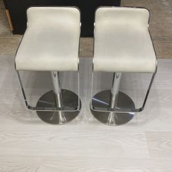 2 Bar Stools