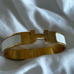 white hermes clic h bracelet
