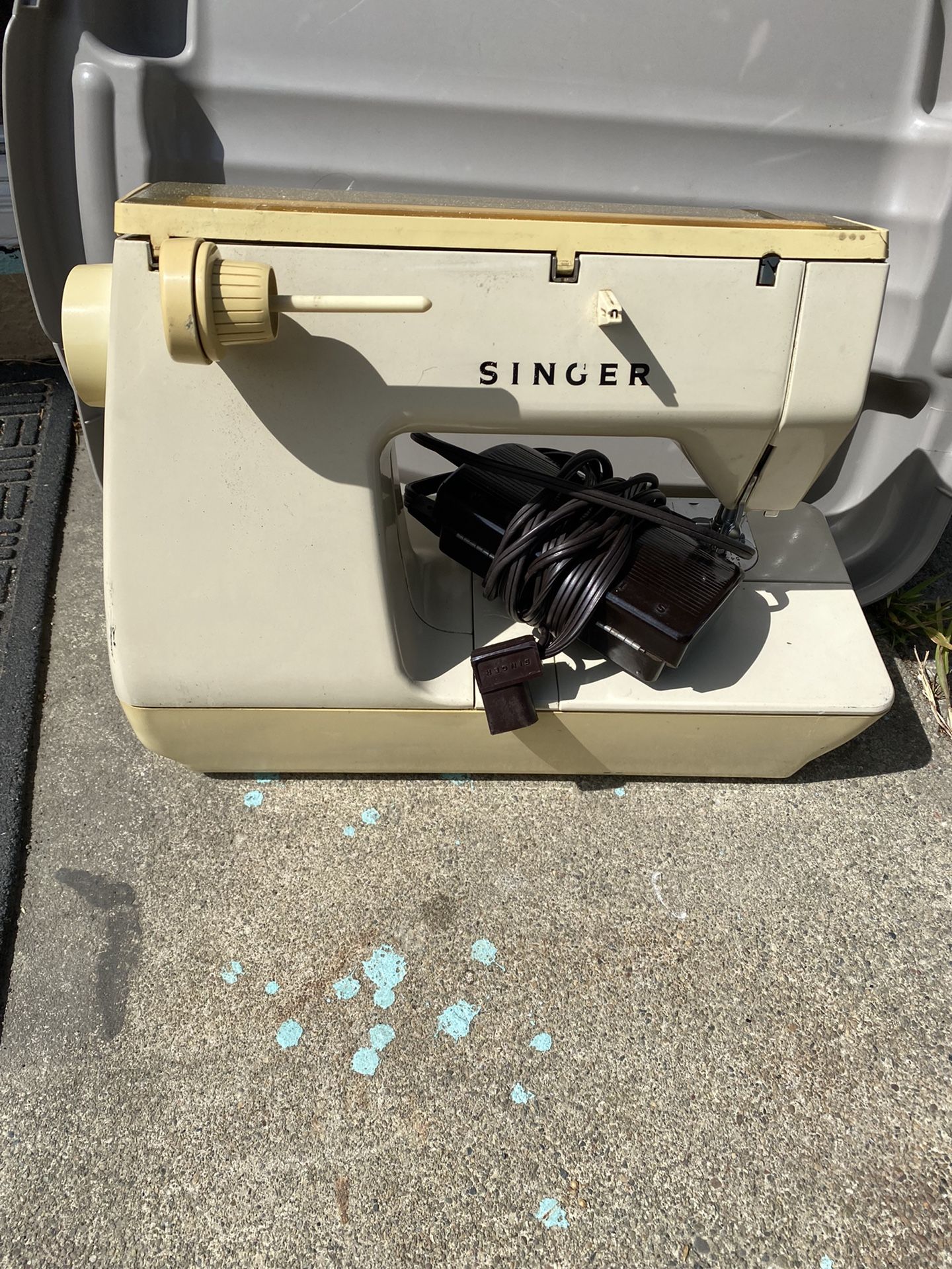 Singer Sewing Machine