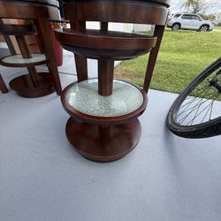 Nesting coffee tables