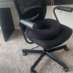 Black  Adjustable Desk Chair