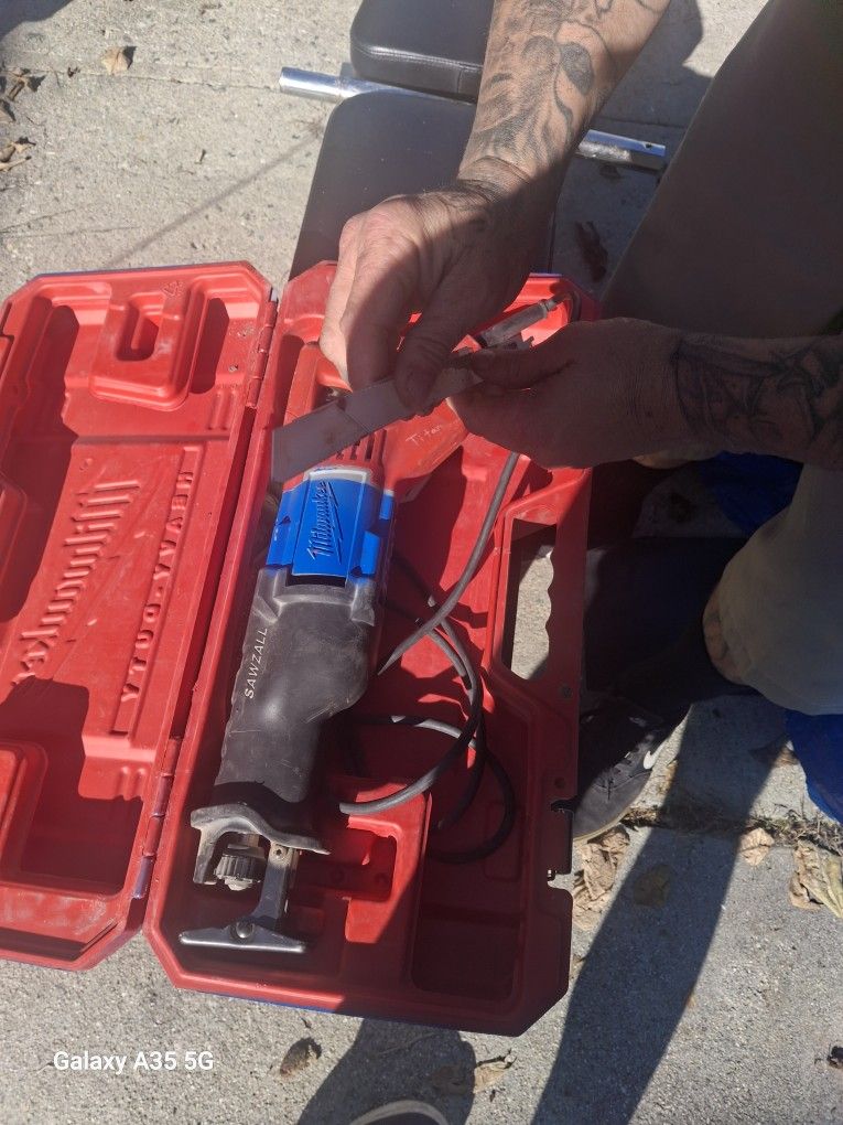 Milliwuakee Corded Sawsall