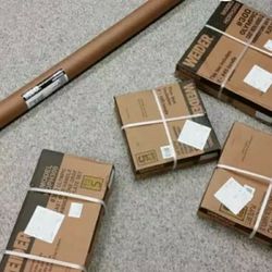 300 LB OLYMPIC WEIGHT SET WITH BAR