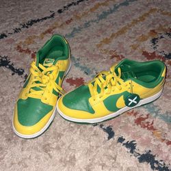 Nike dunks green yellow size 9.5