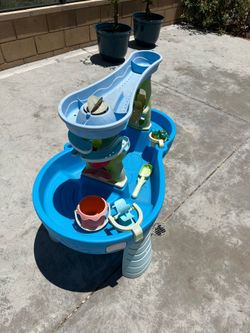Step2 Double Showers Splash Water Table