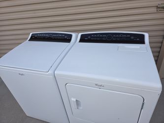 Washer and GAS DRYER set