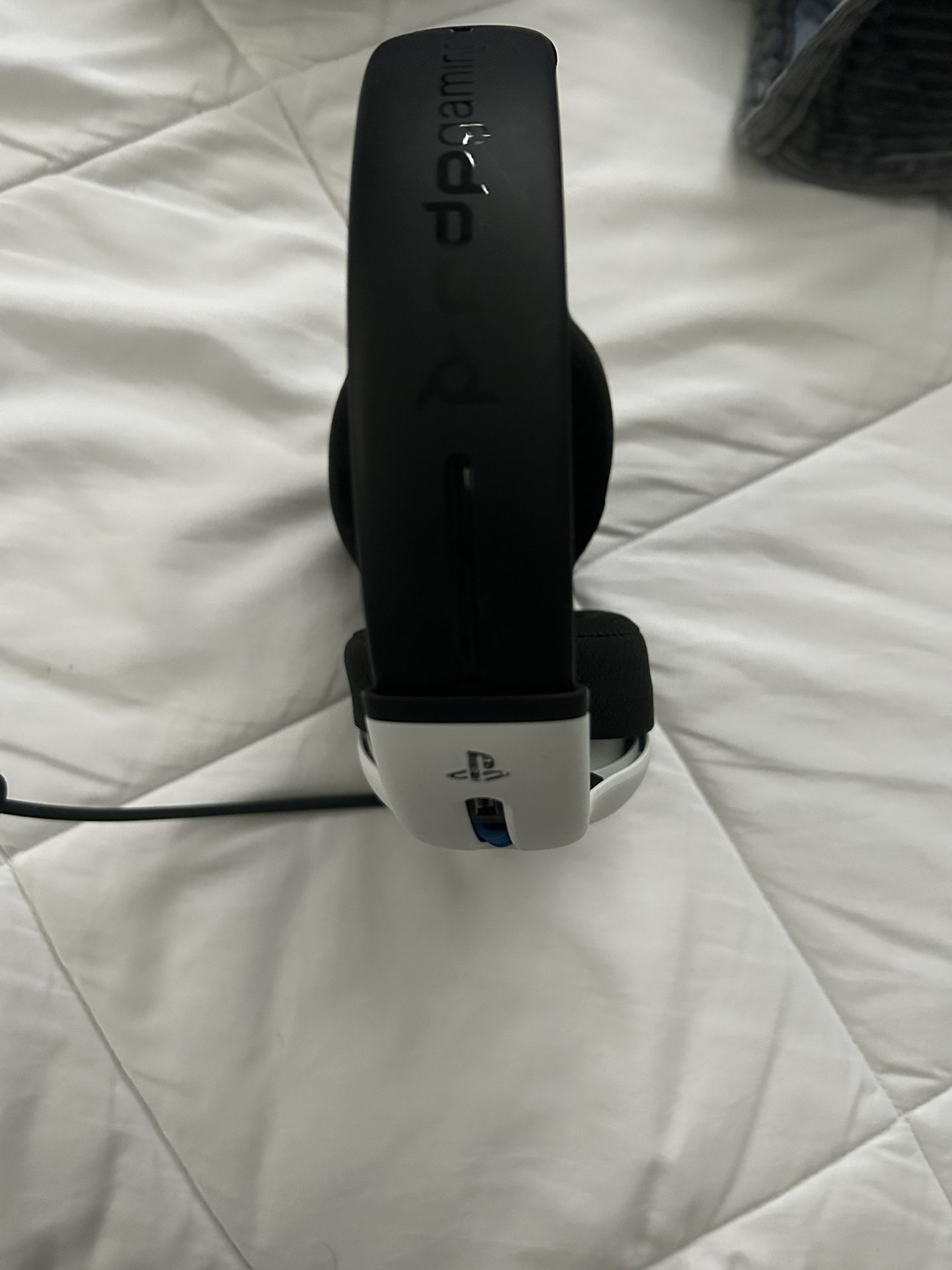 PLAYSTATION 4/5 & PC WHITE LVL50 WIRELESS HEADSET
