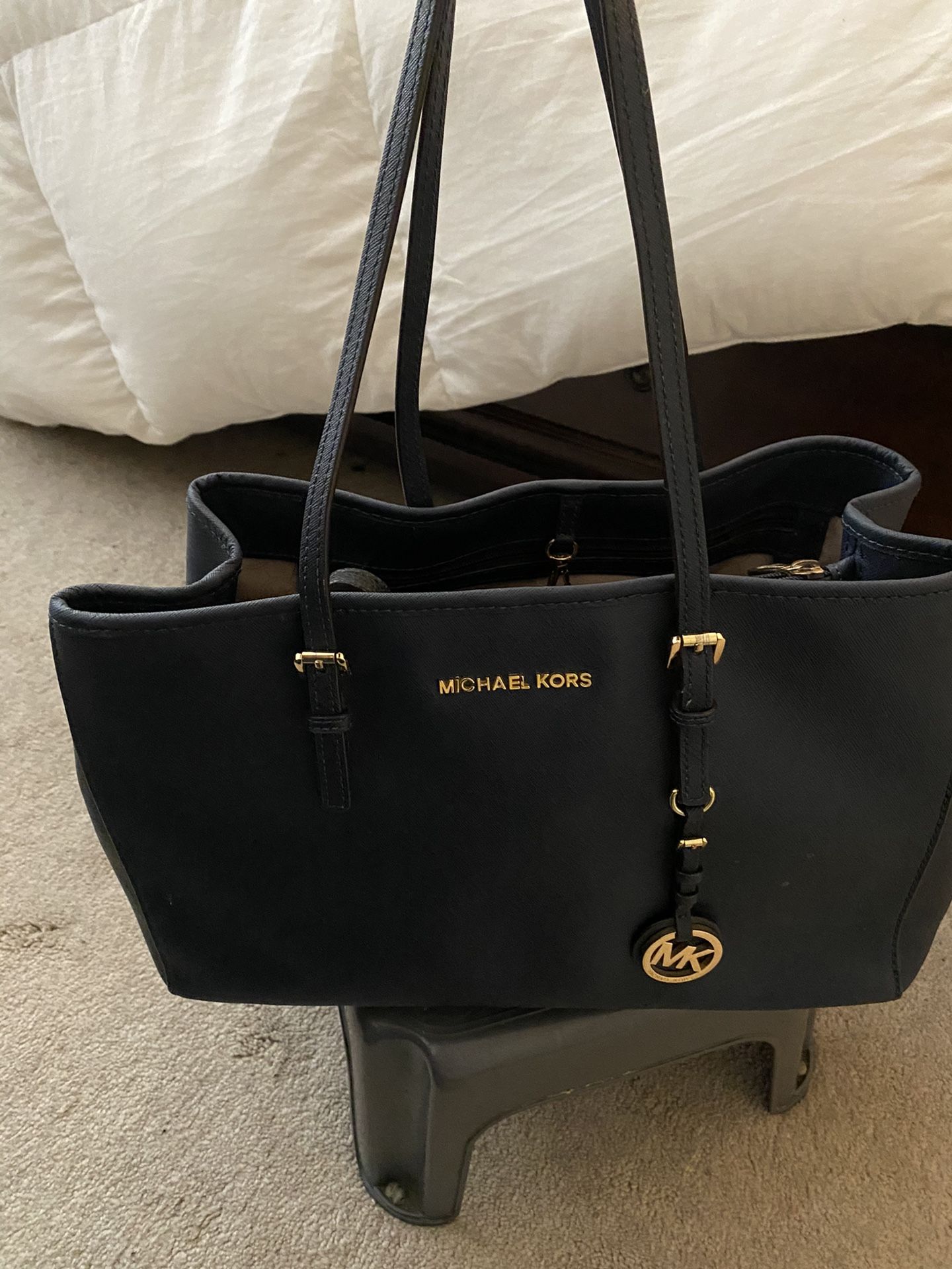 Big Purse LV for Sale in Chula Vista, CA - OfferUp