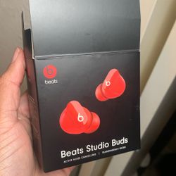 Beats Studio Buds 