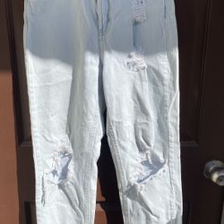 Wild Fable High Rise Mom Jeans 2..