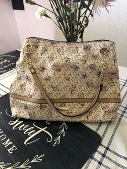 Hand bag gently used
