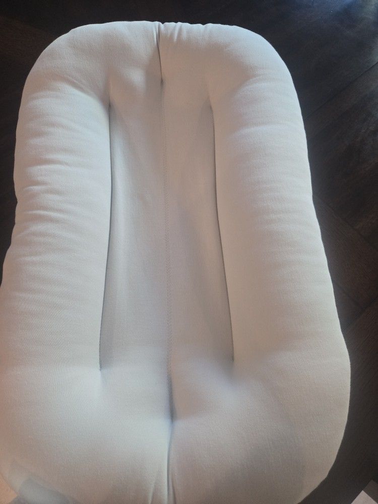 Snuggle Me Organic Baby Lounger