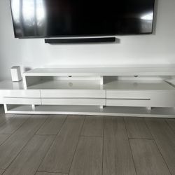 Tv stand