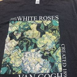 Van Gogh, Vase with White Rose - Tee  Size medium  Excellent condition 