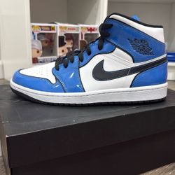 Jordan 1 Mid