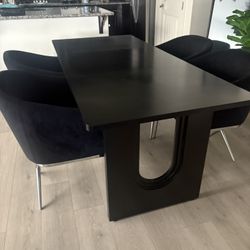 Kitchen Table In Chairs 