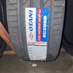 235/40r19 New Tire