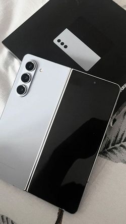 📱 Samsung Galaxy Z Fold 5 – Unlocked