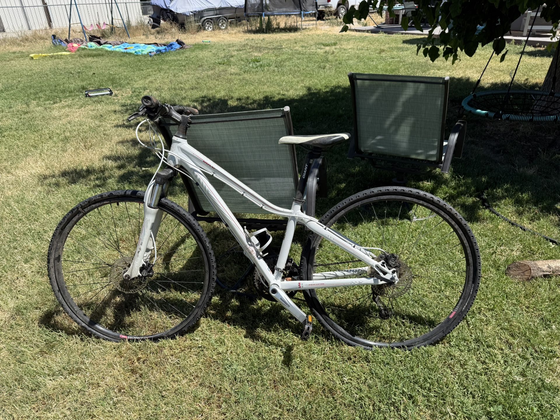 Giant Hybrid Bike