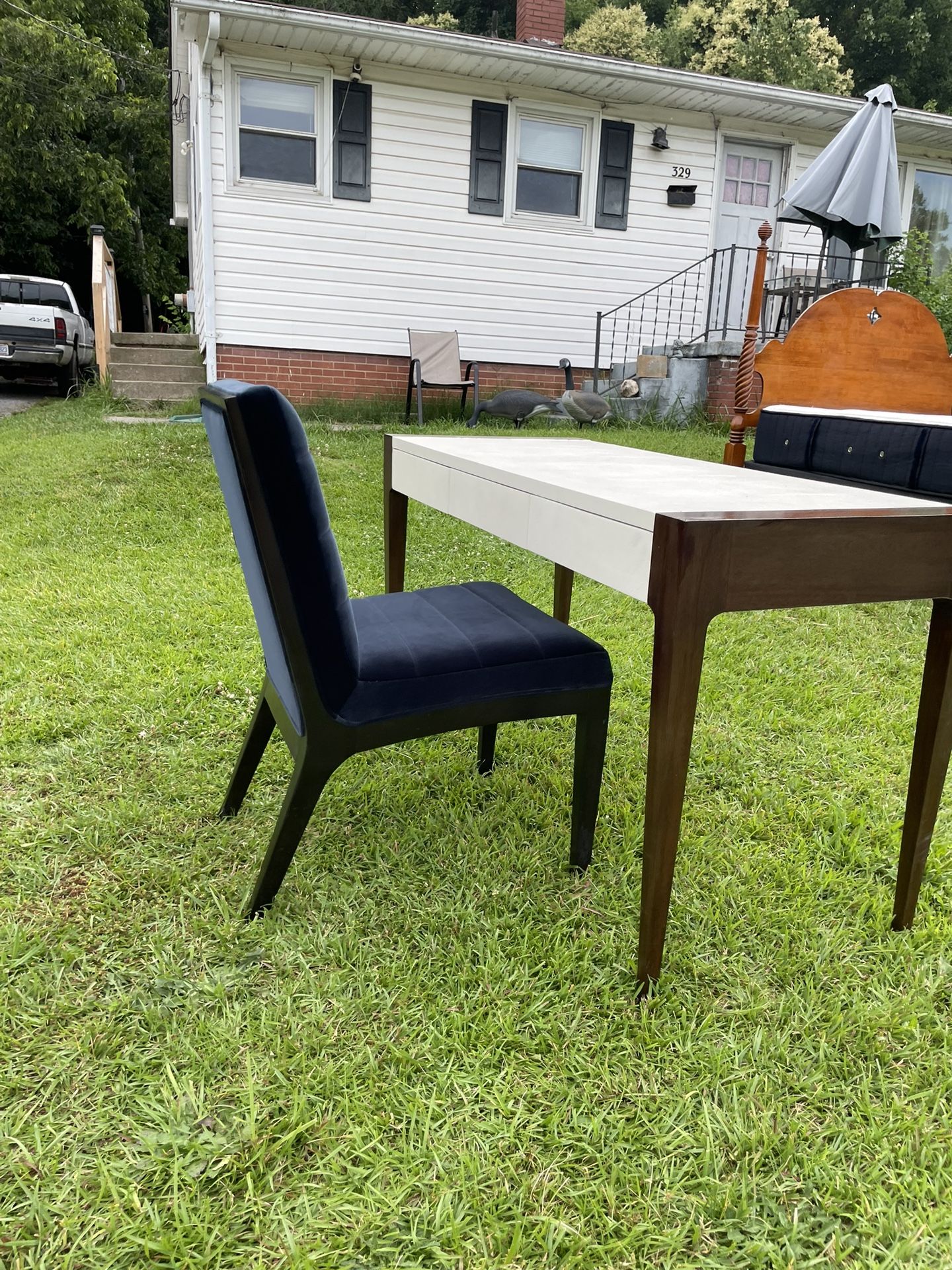 Dior Desk Whit Chair