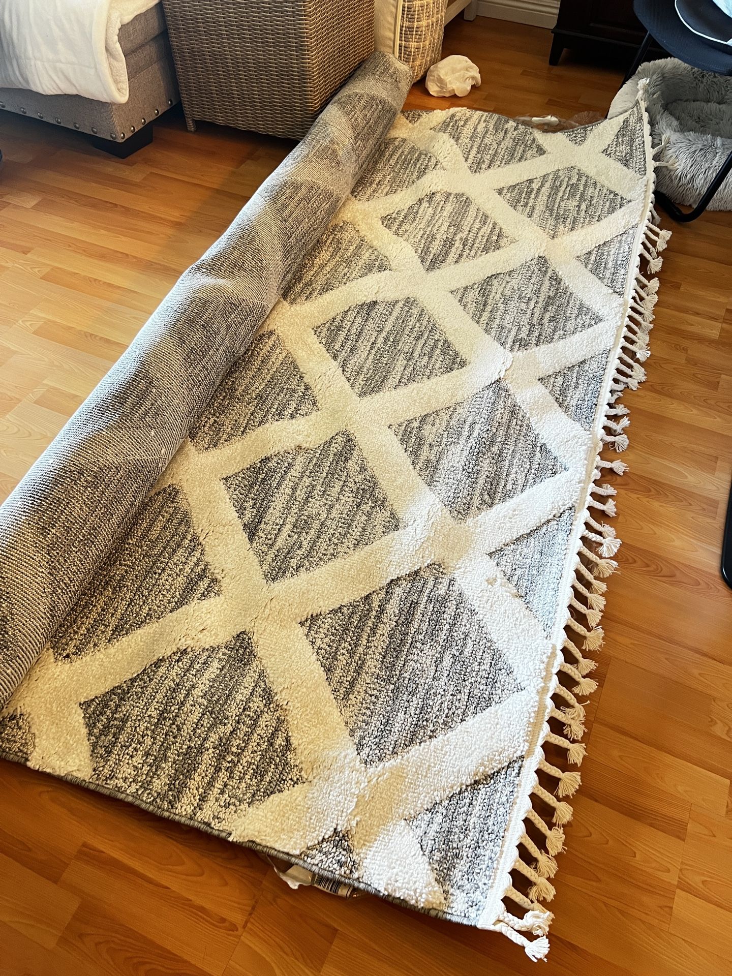 Bee & Willow Diamond Crossed Grey/White Area Rug