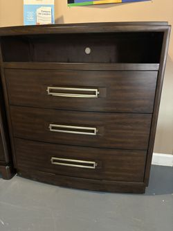 New 3 Drawer TV/Media Chest