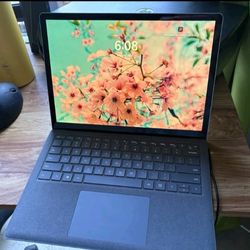 Microsoft Surface Laptop 128 GB 8GB Ram