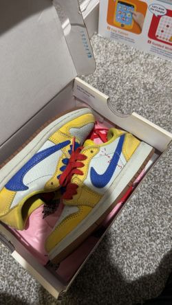 Kids Travis Scott’s Size 11.5