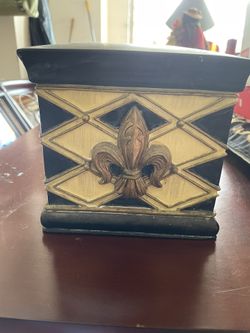 Black & Gold Fleur De Lis Tissue Box Cover