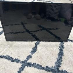 32 Inch T V 