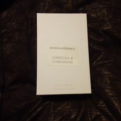 BANANA REPUBLIC PARFUM GARDENIA & CARDAMOM 