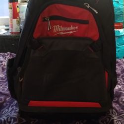 vendo mochila Milwaukee 