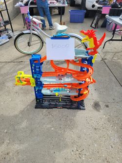 Hot Wheels ultimate garage