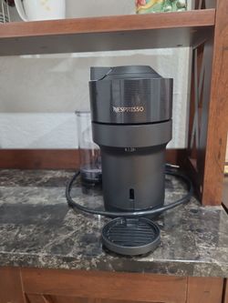 Like New! Nespresso Vertuo Coffee Maker.