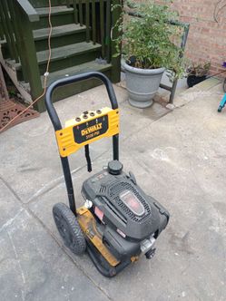 DEWALT Pressure Washer 3100 PSI for parts (AS IS )