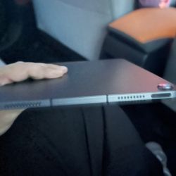 iPad Air 5 WiFi And Cellular 