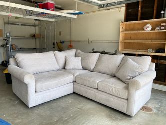 CUTE SECTIONAL COUCH DELIVERY AVAILABLE