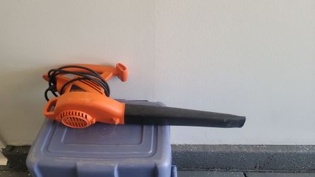 BLACK & DECKER LAWN & LEAF BLOWER