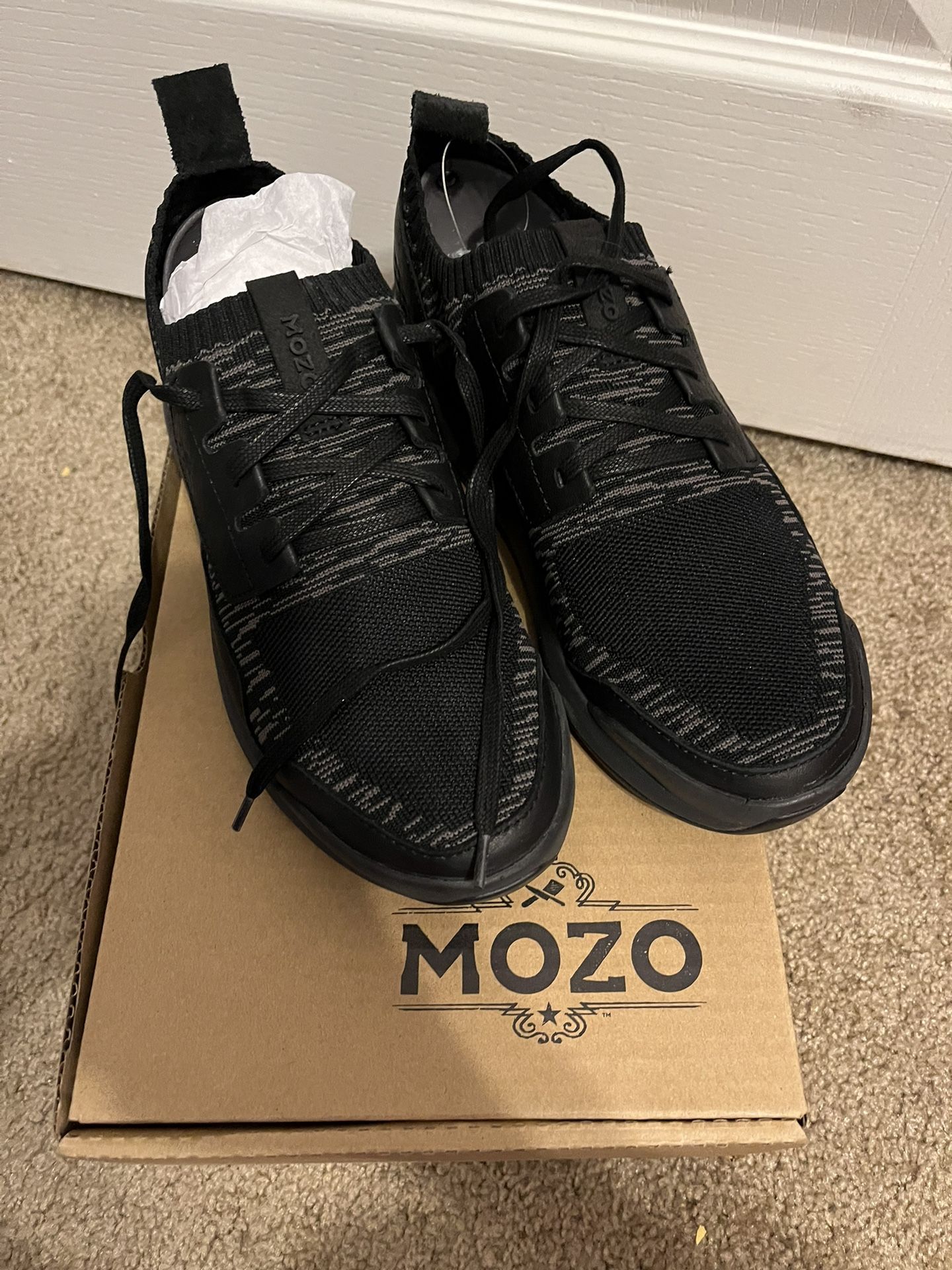 Mozo Sneakers