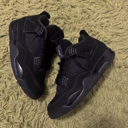 Black Cat Jordan 4
