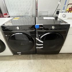 NEW SAMSUNG BLACK WASHER AND ELECTRIC 220 DRYER / WI-FI ENABLED 